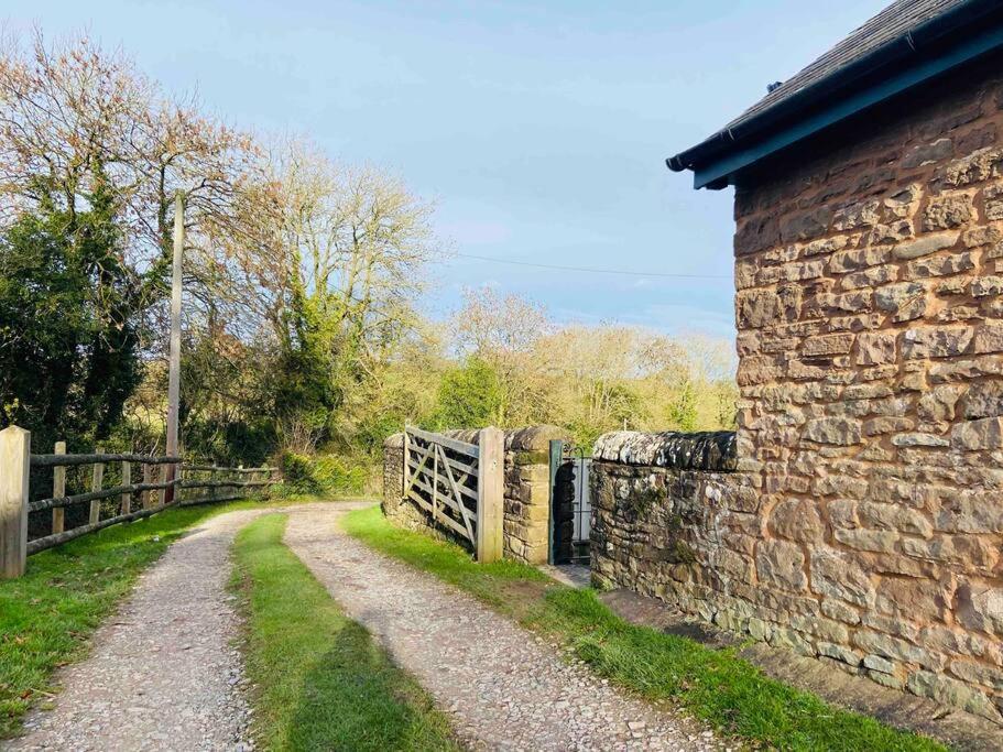 The Owl House Cottage Welsh Newton Common Exterior foto